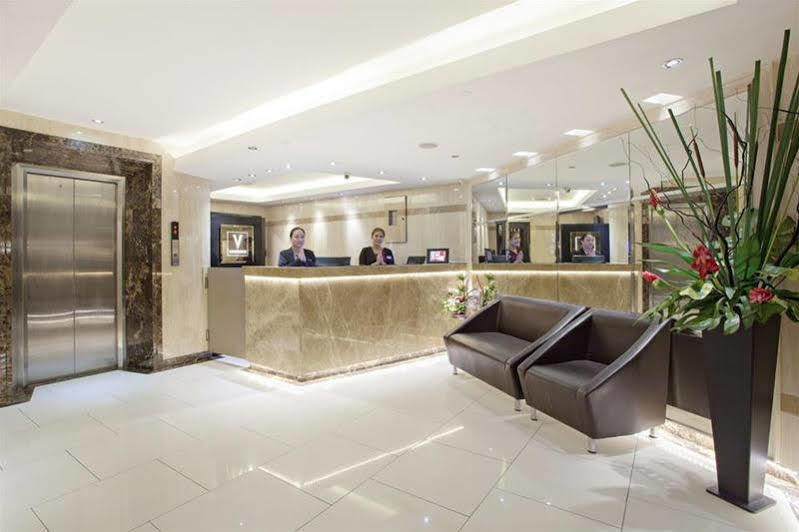V Residence Serviced Apartment Bangkok Buitenkant foto